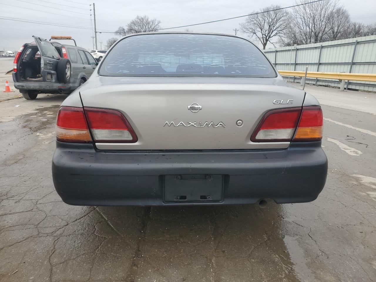 1999 Nissan Maxima - Image 6