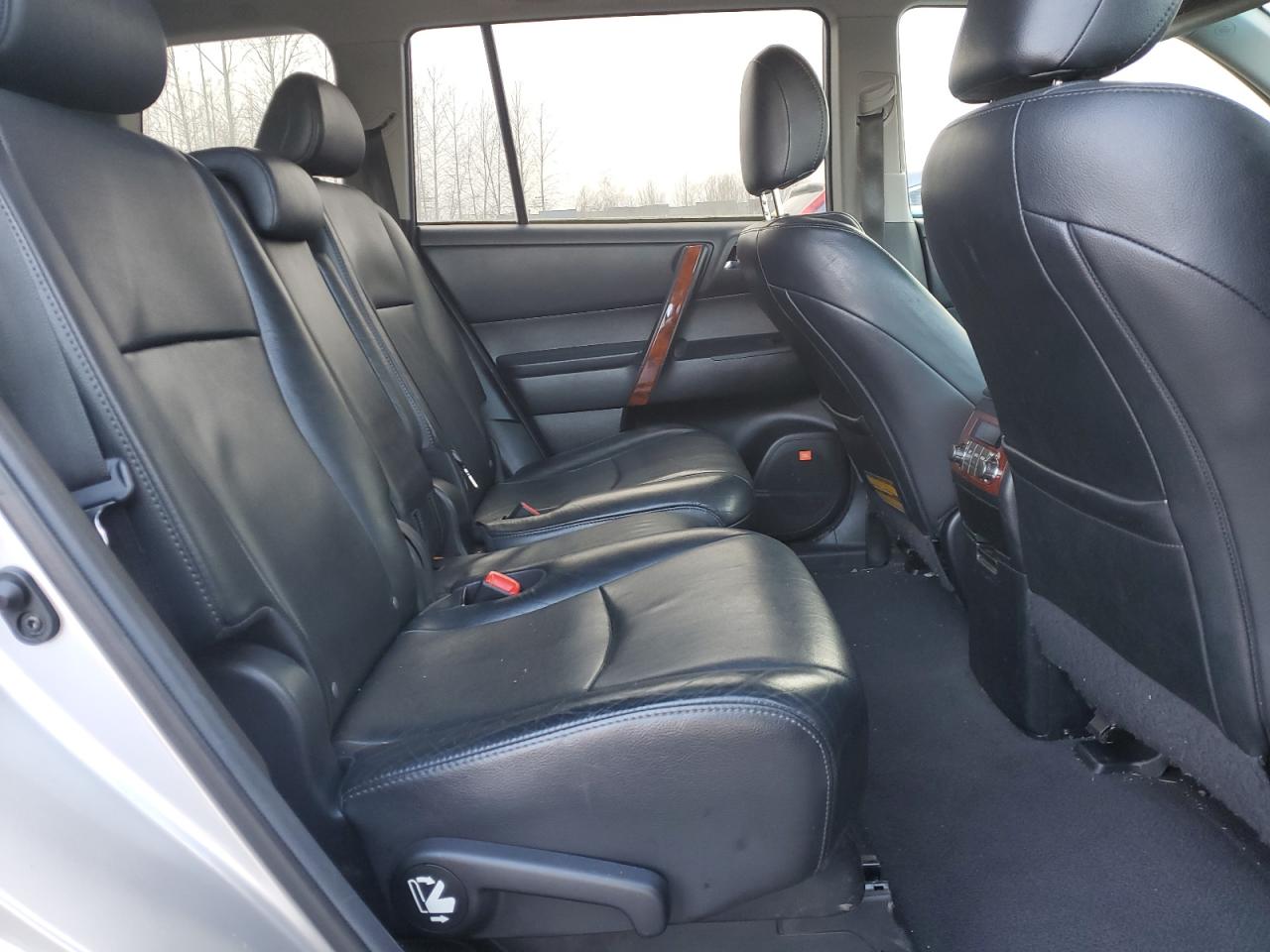 2012 Toyota Highlander - Image 11