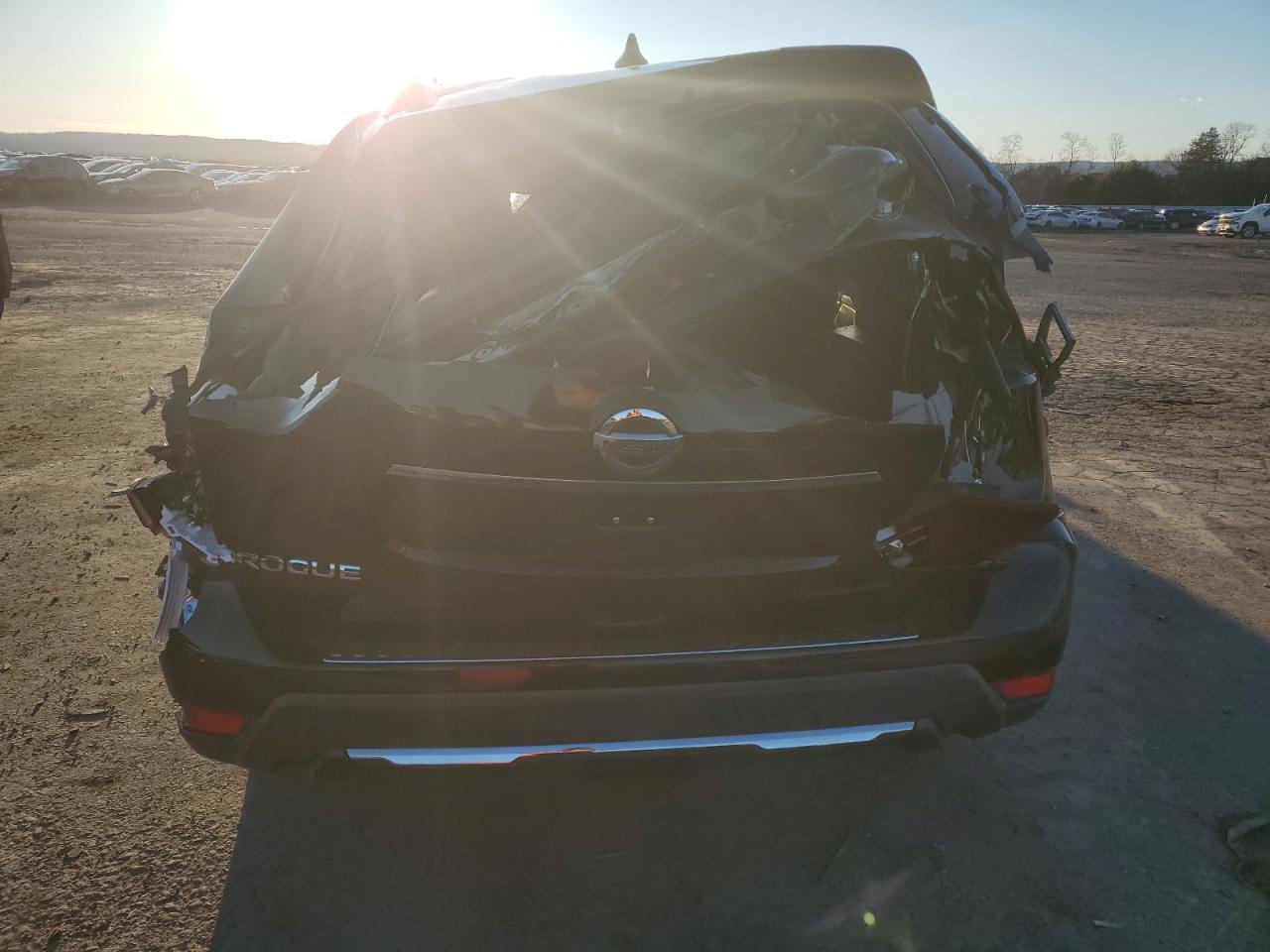 2019 Nissan Rogue - Image 6