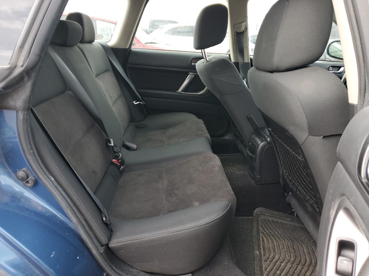 2009 Subaru Outback - Image 10