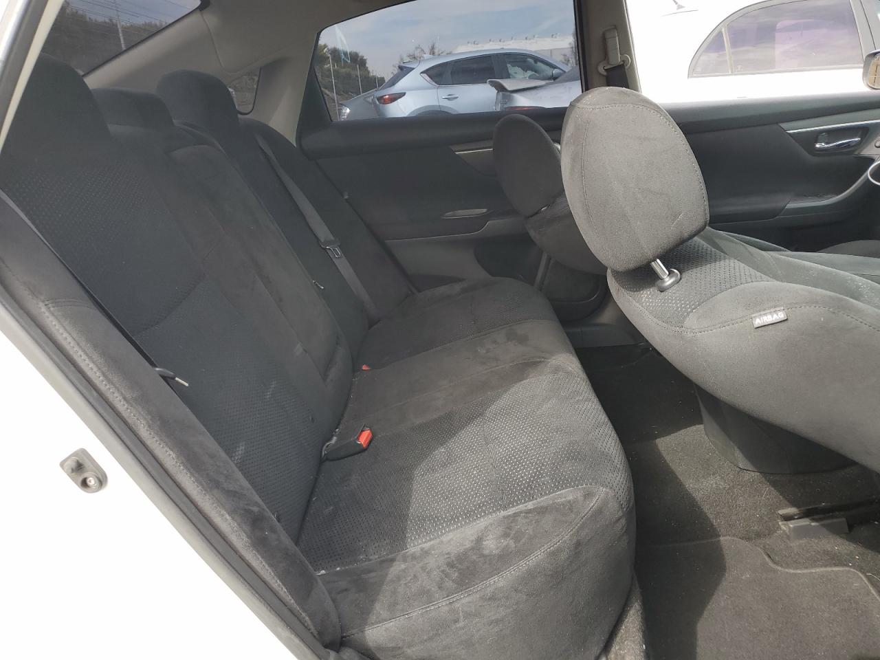 2015 Nissan Altima - Image 10