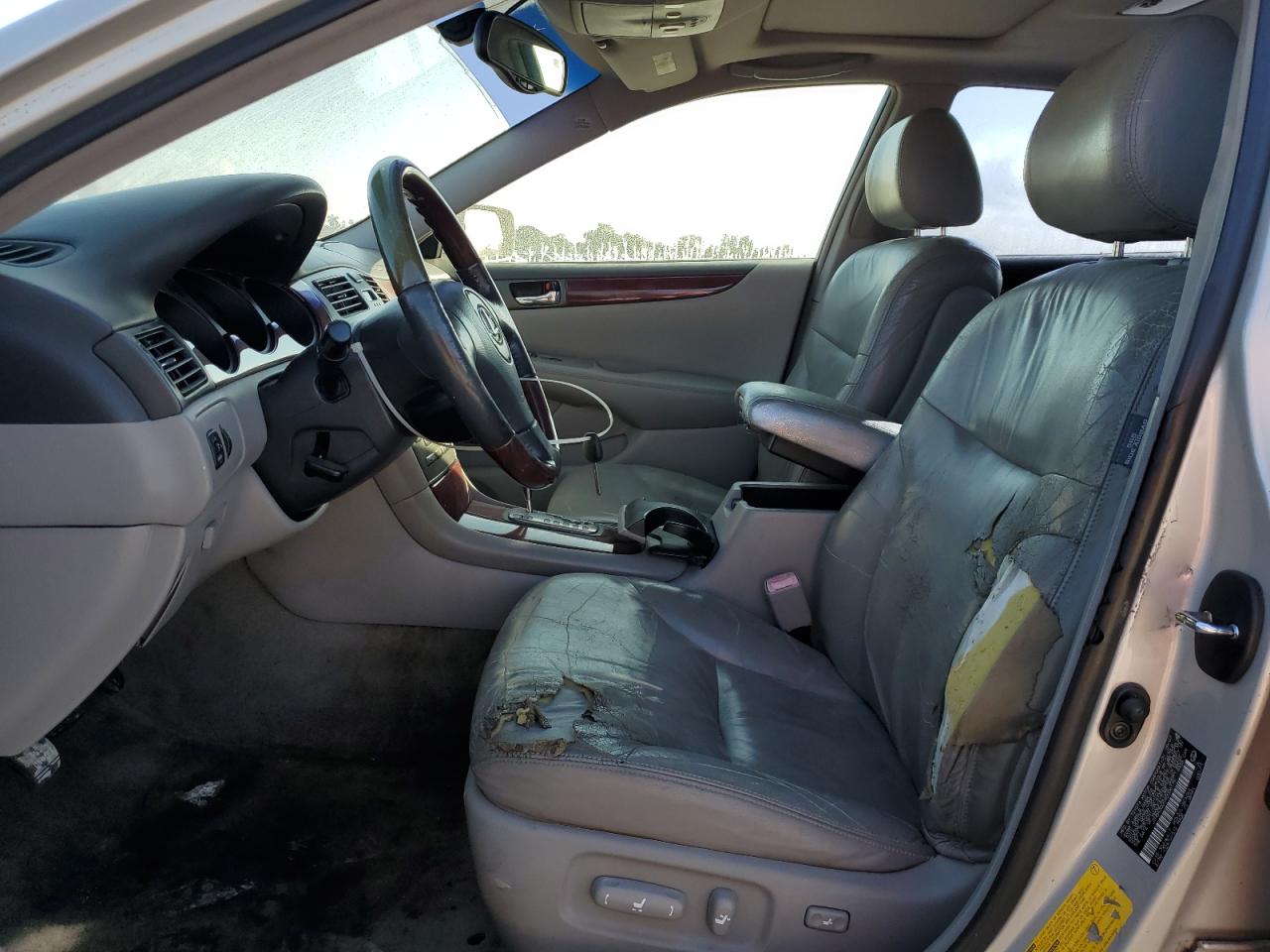2004 Lexus ES - Image 7