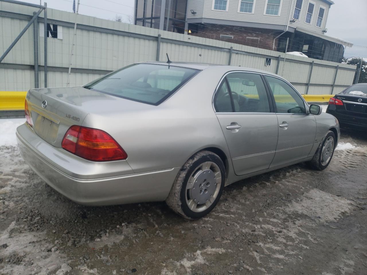 2002 Lexus LS - Image 3