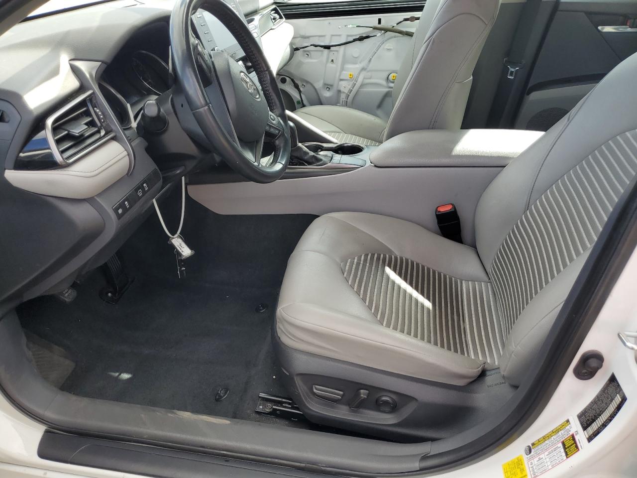 2022 Toyota Camry - Image 7