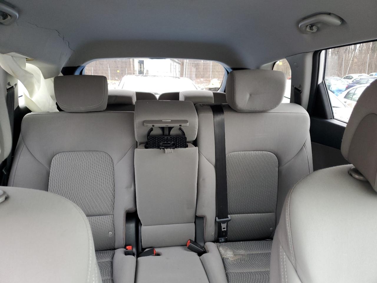 2018 Hyundai Santa Fe - Image 10