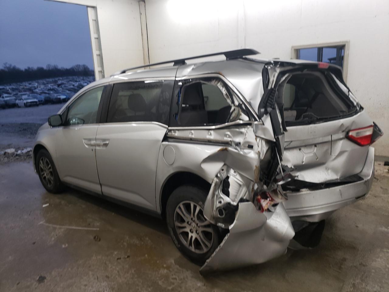 2011 Honda Odyssey - Image 2