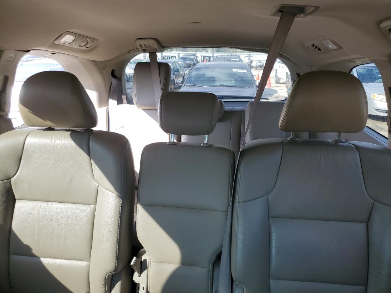 2012 Honda Odyssey - Image 10