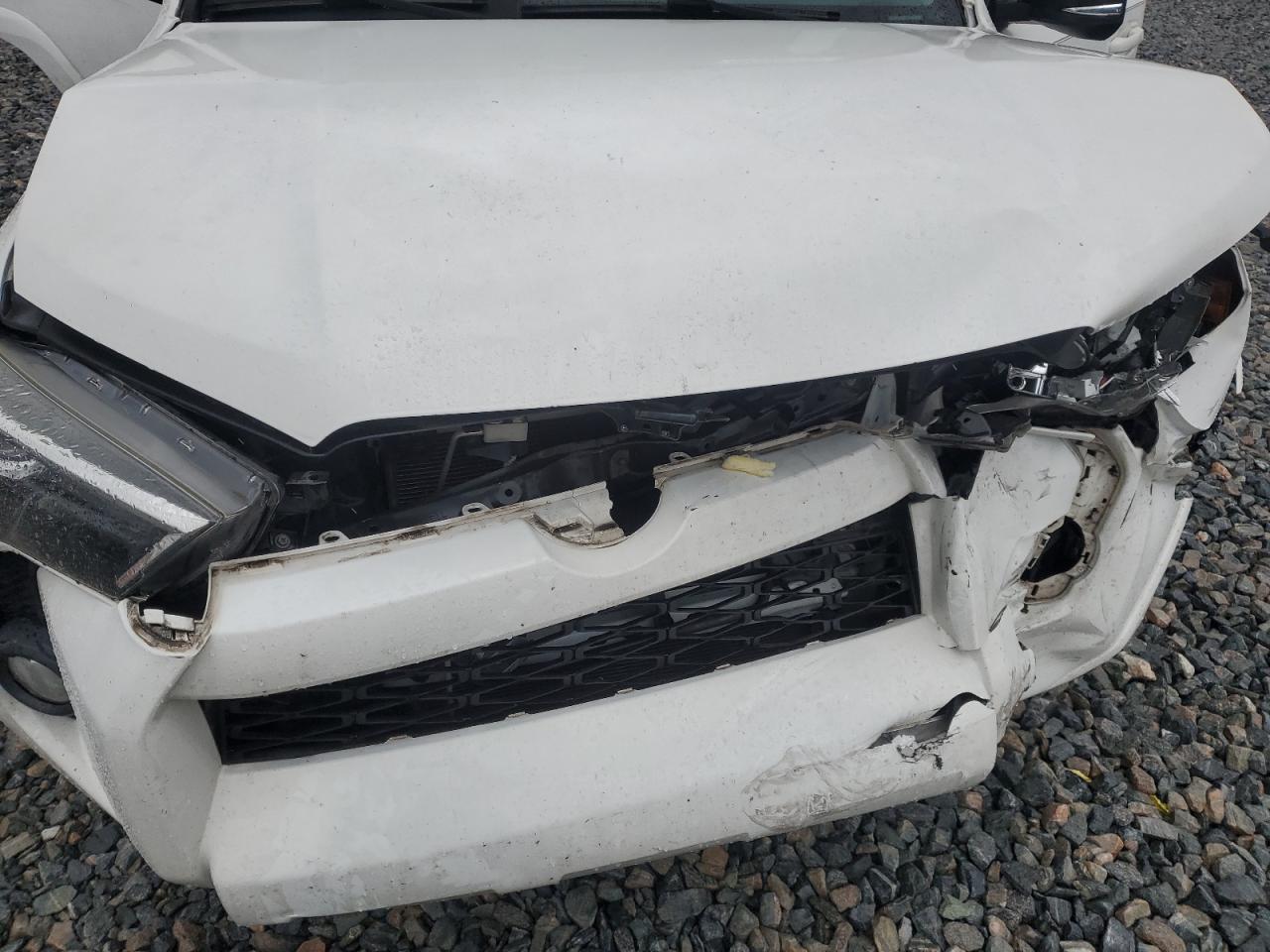 2018 Toyota 4Runner - Image 13