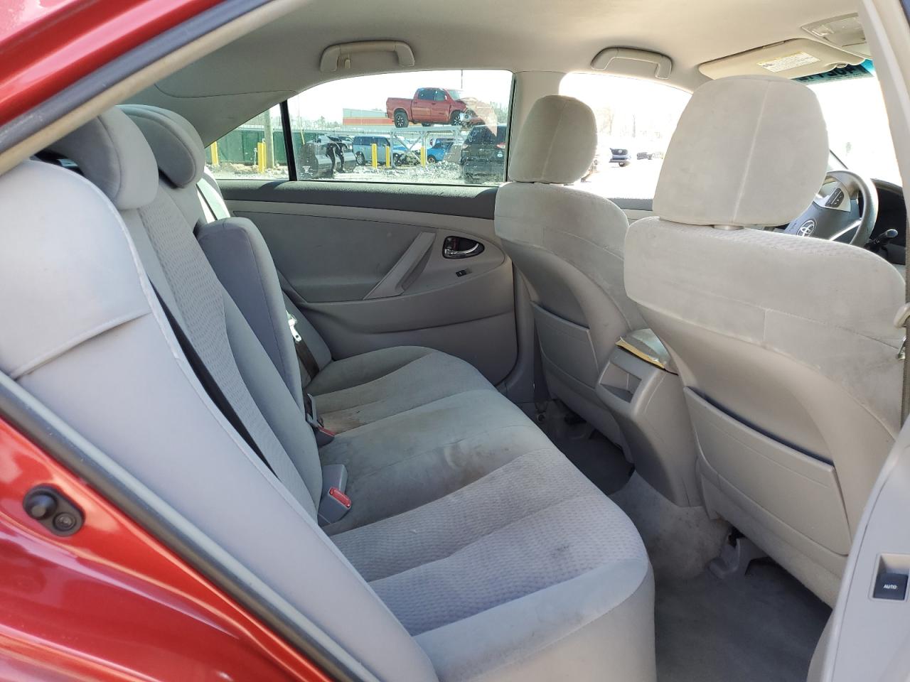 2011 Toyota Camry - Image 10
