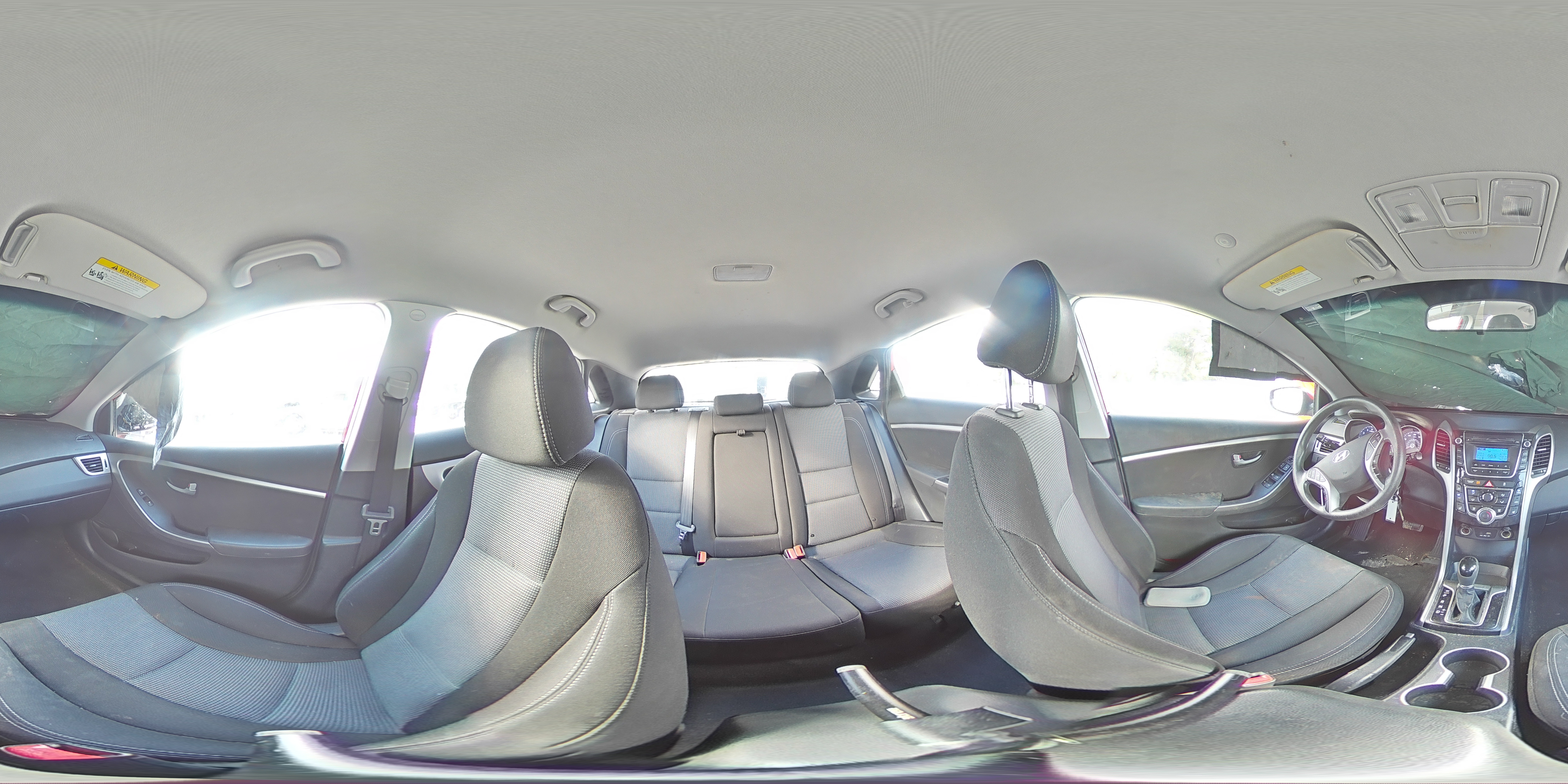 2015 Hyundai Elantra - Image 14
