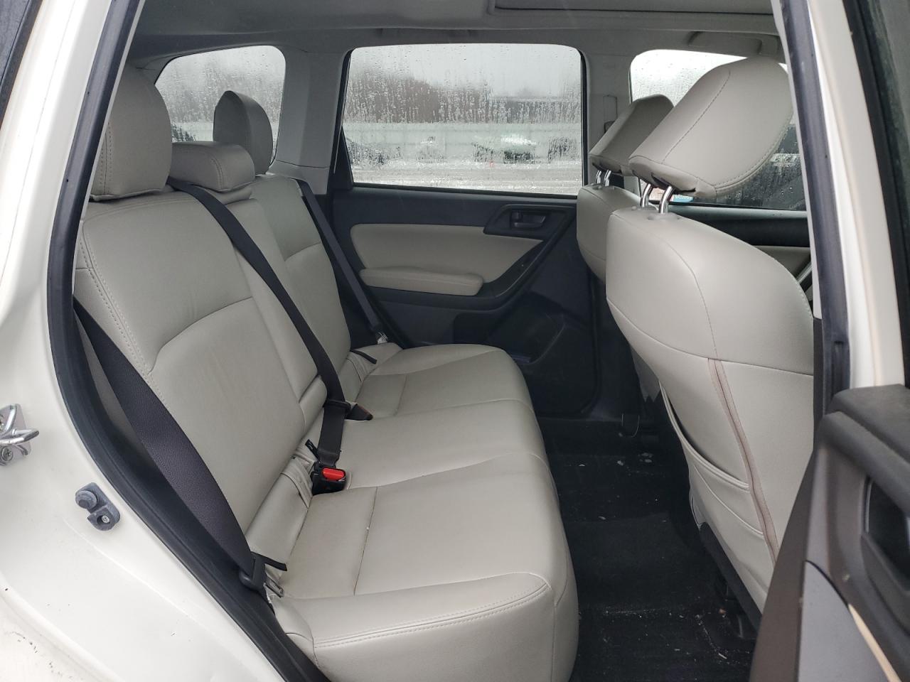 2015 Subaru Forester - Image 11