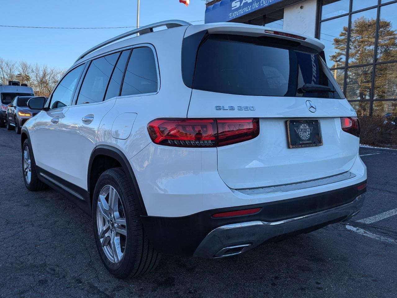 2021 Mercedes-Benz GLB - Image 3