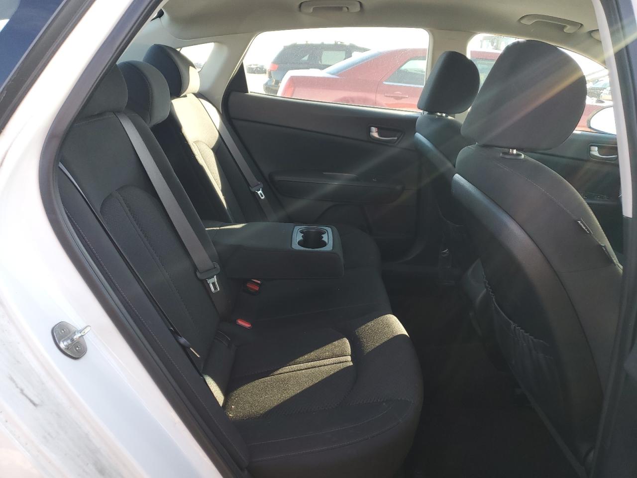 2018 Kia Optima - Image 10