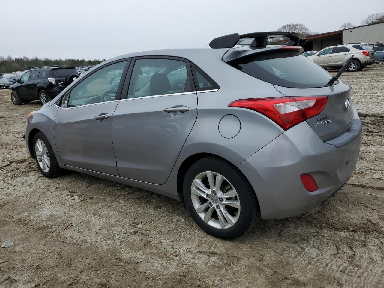 2013 Hyundai Elantra - Image 2