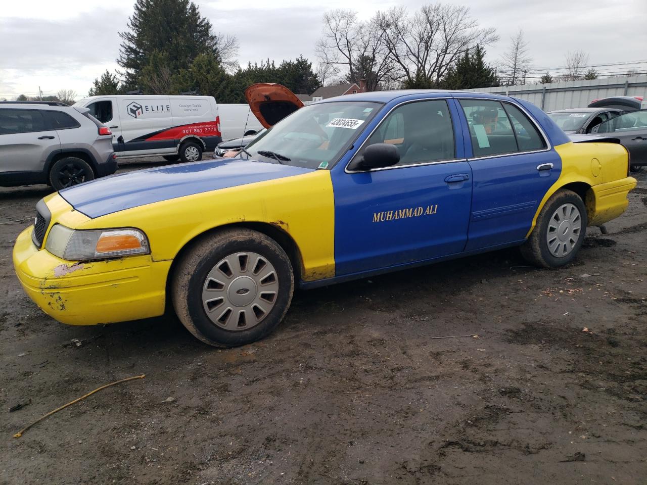 2011 Ford Crown Victoria - Image 1
