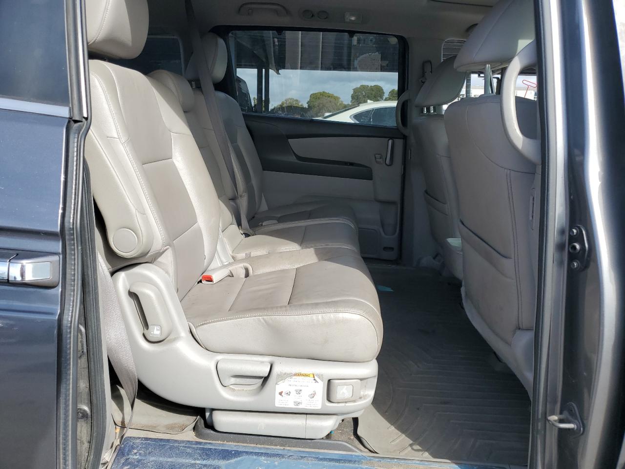 2012 Honda Odyssey - Image 11