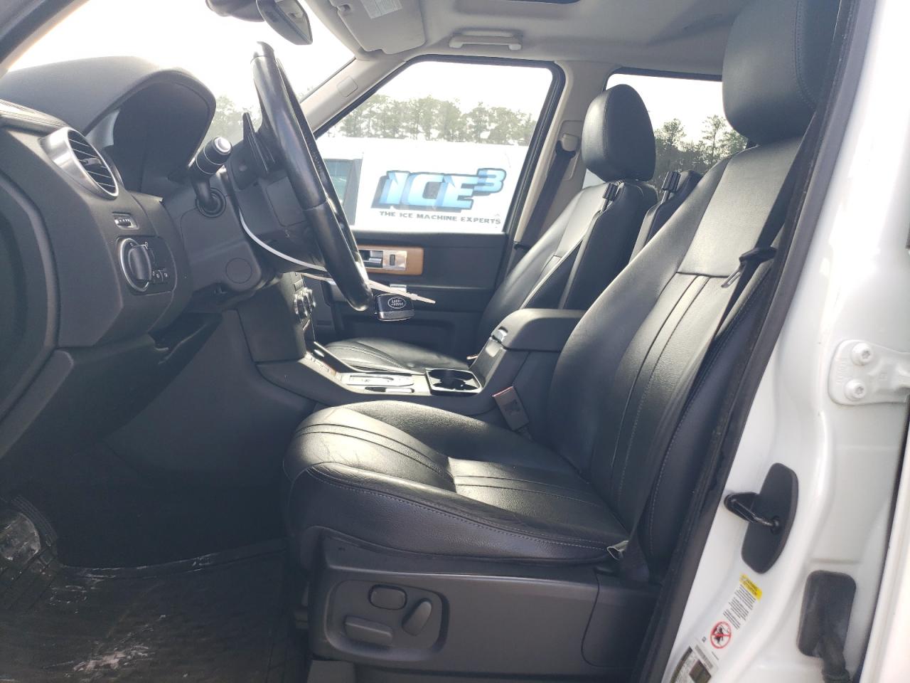 2015 Land Rover LR4 - Image 7