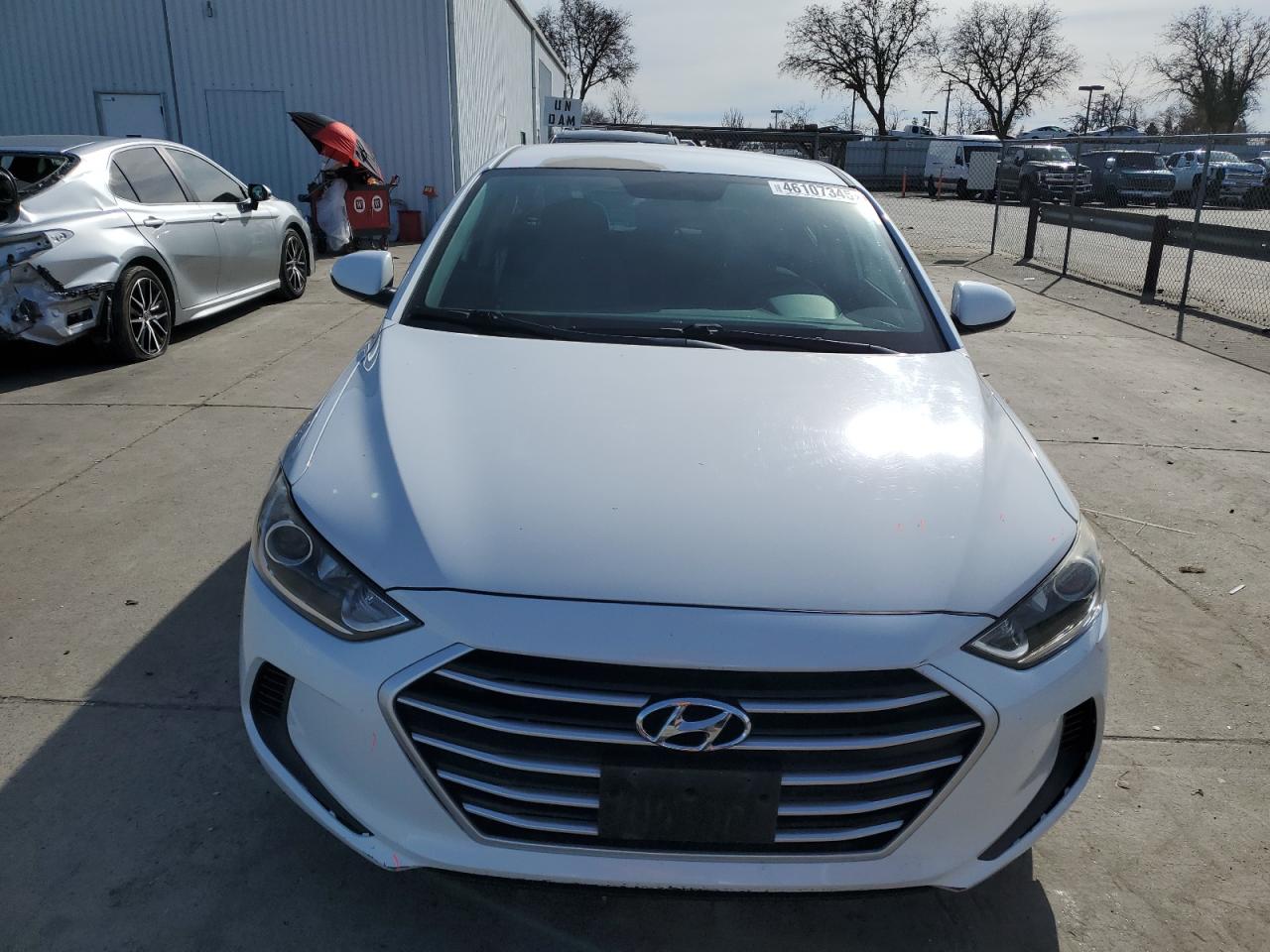 2017 Hyundai Elantra - Image 5