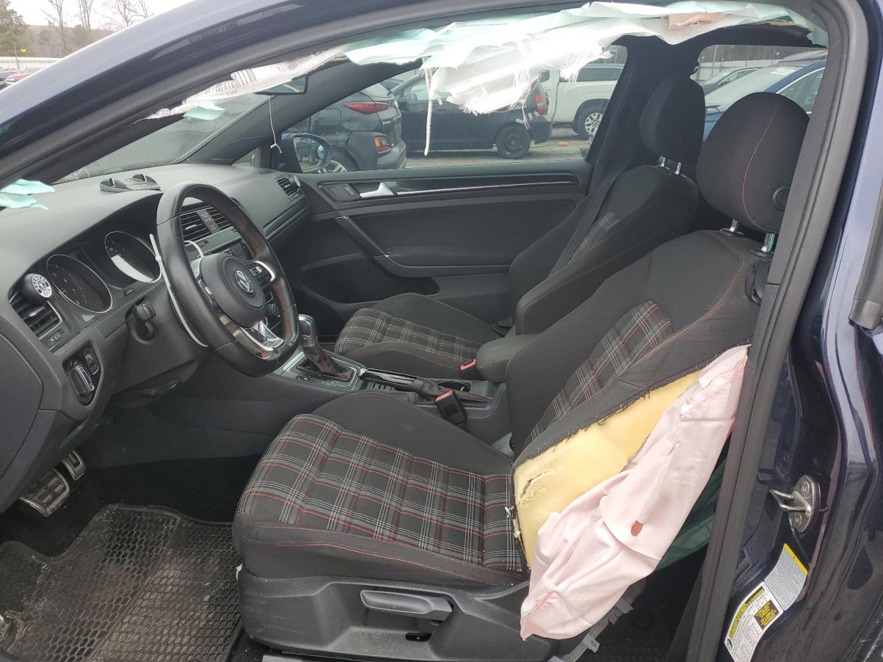 2015 Volkswagen GTI - Image 7