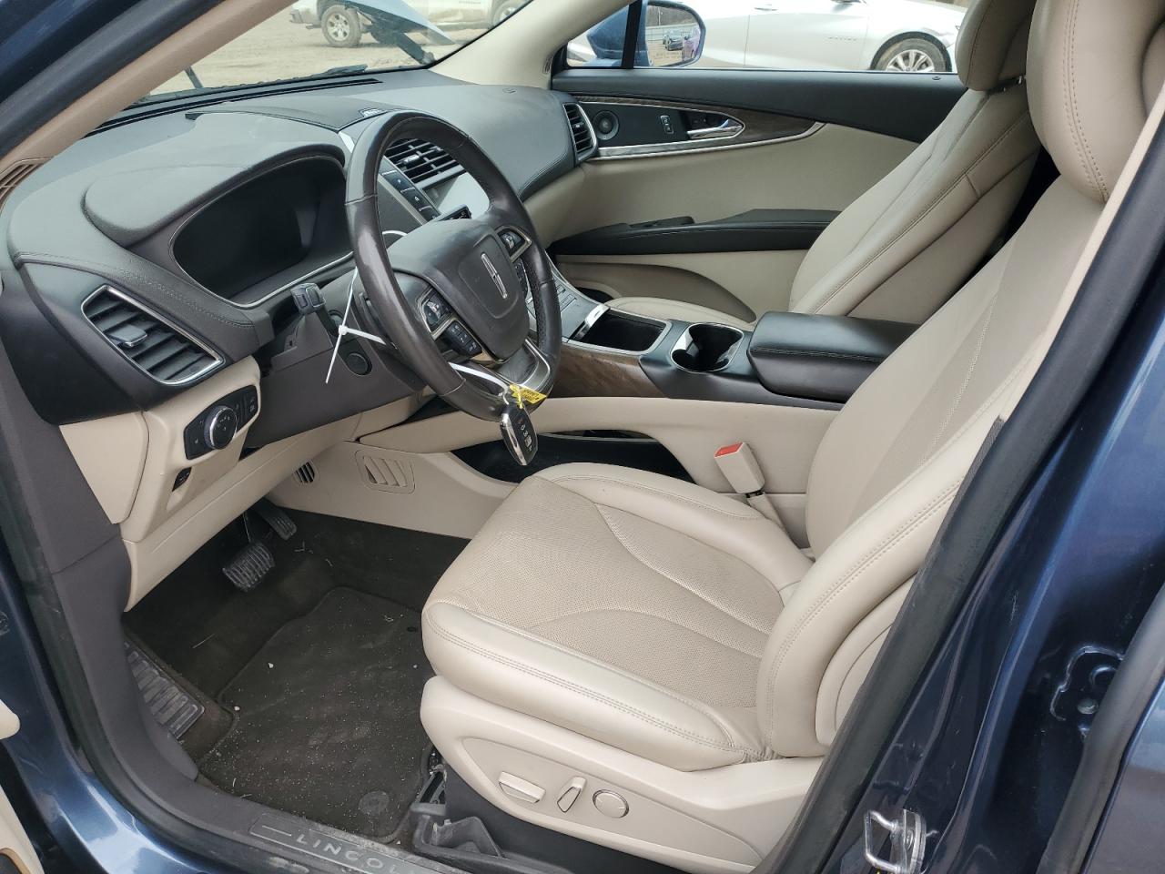 2019 Lincoln Nautilus - Image 7