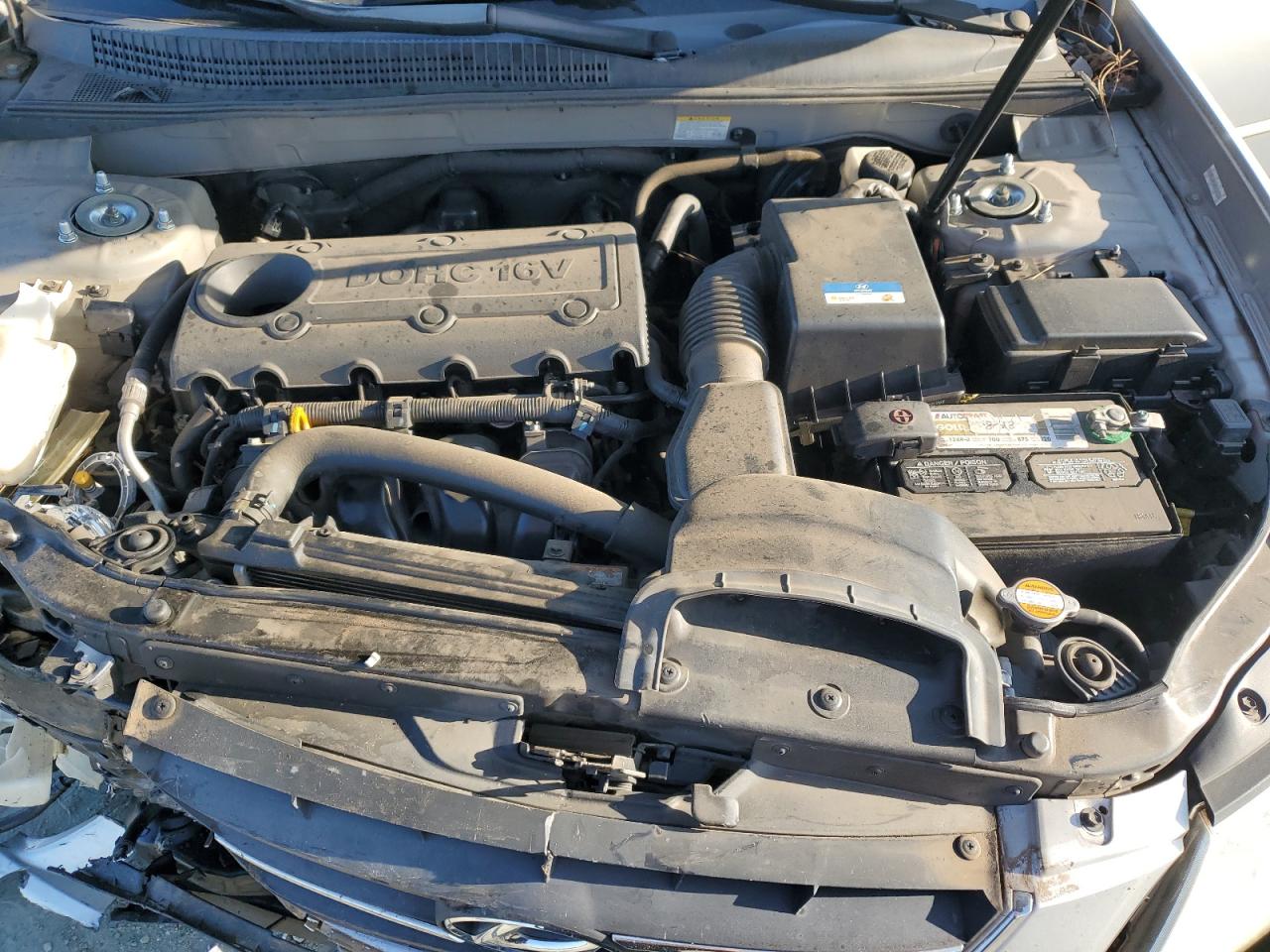 2010 Hyundai Sonata - Image 11