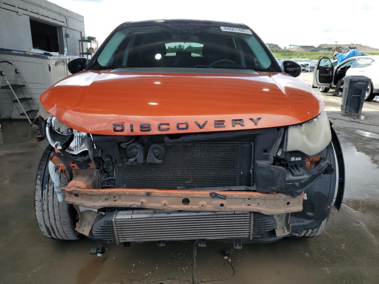 2016 Land Rover Discovery - Image 5
