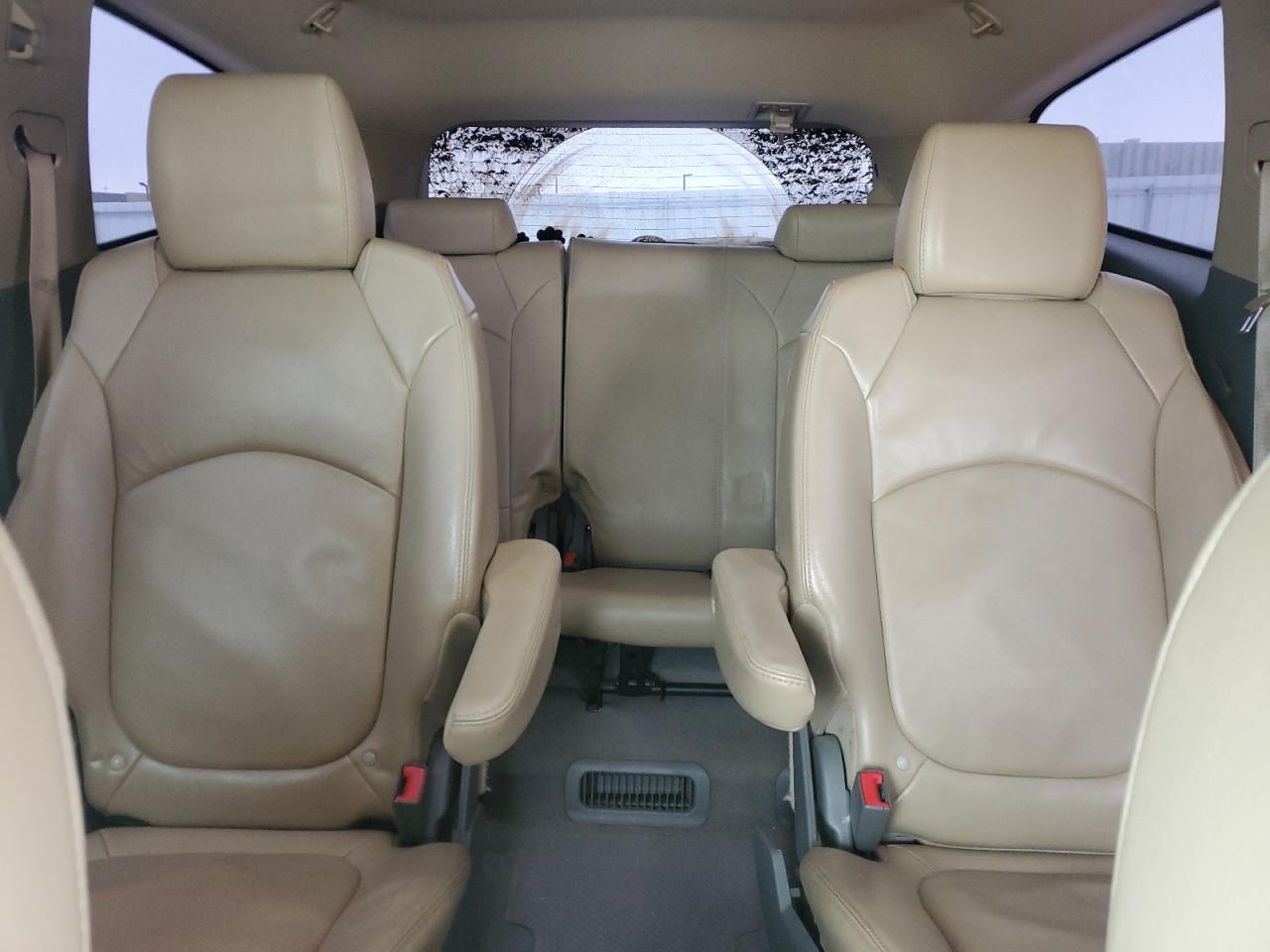 2012 Chevrolet Traverse - Image 10