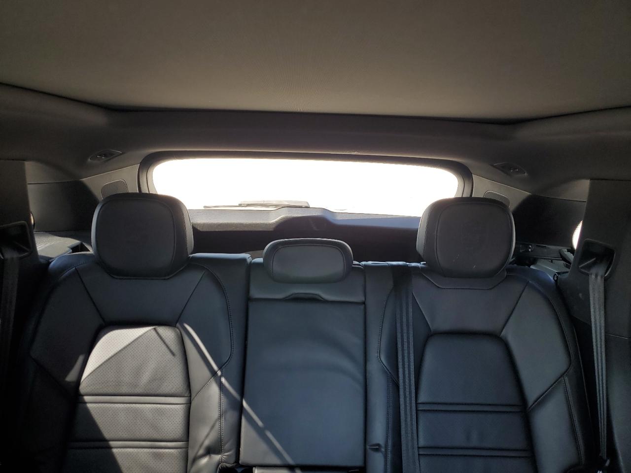 2020 Porsche Cayenne - Image 10