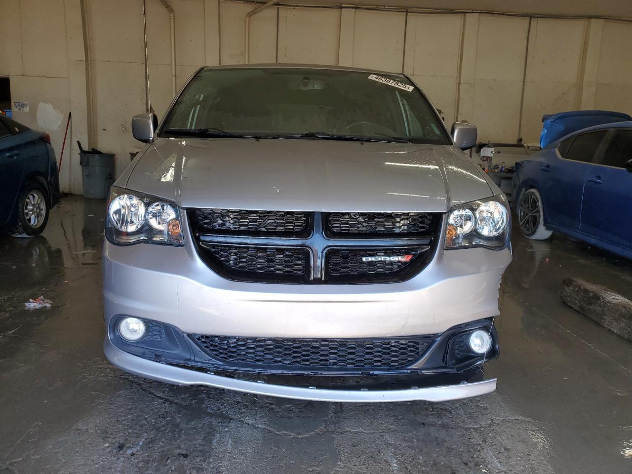 2014 Dodge Caravan - Image 5