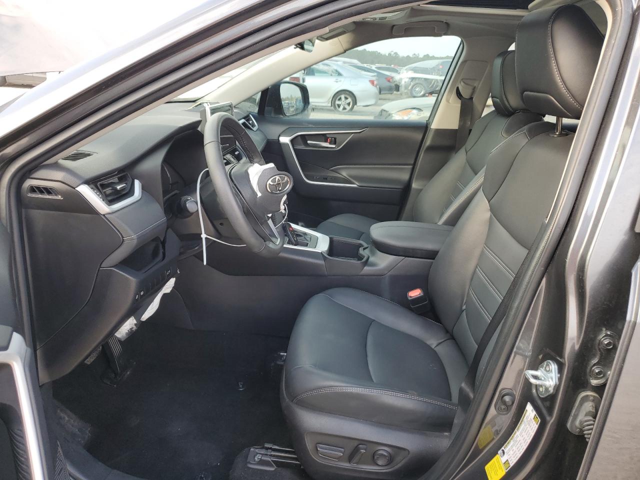 2023 Toyota RAV 4 - Image 7