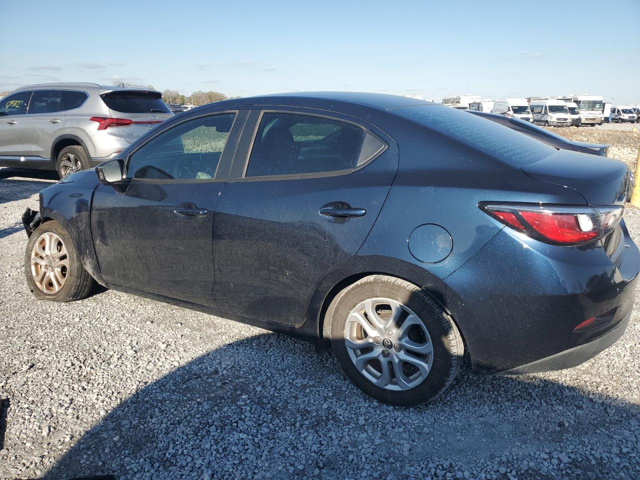 2018 Toyota Yaris - Image 2