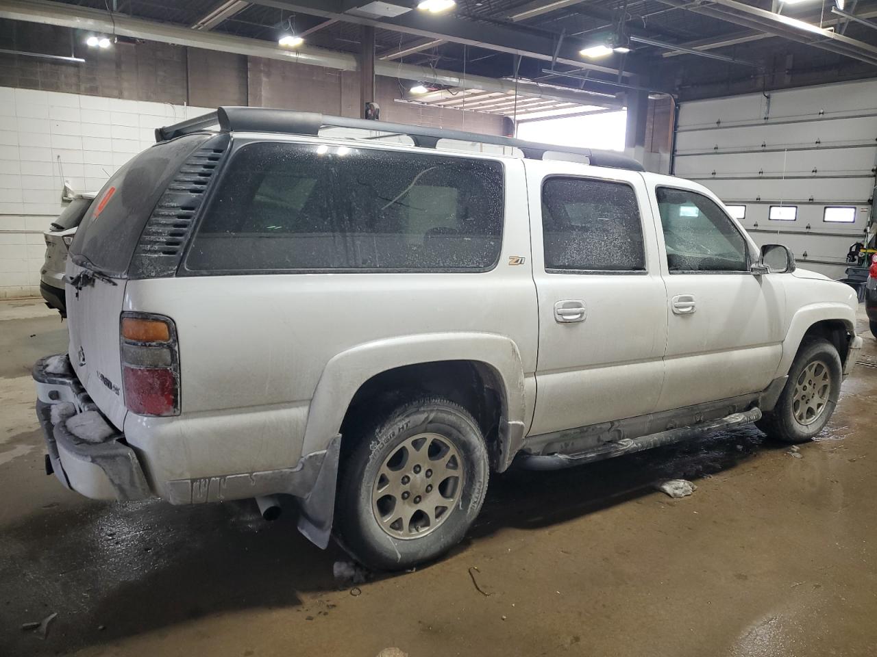 2003 Chevrolet Suburban - Image 3