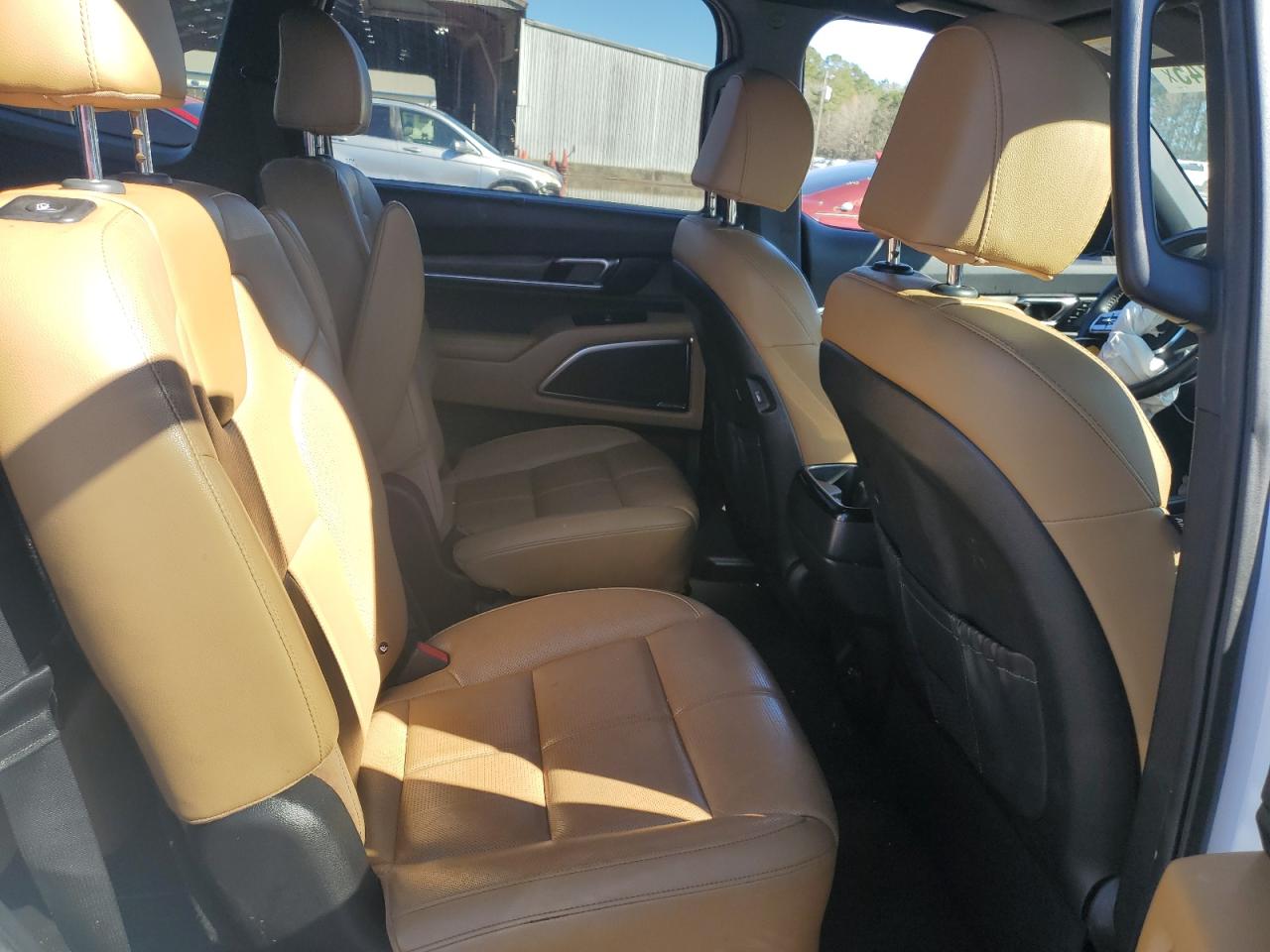2022 Kia Telluride - Image 11