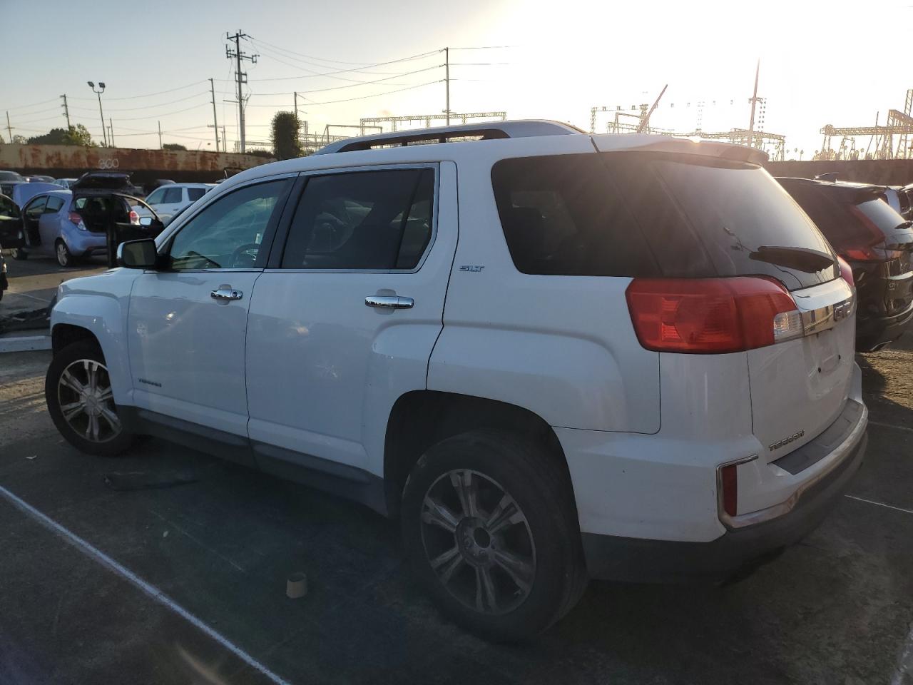 2016 GMC Terrain - Image 2