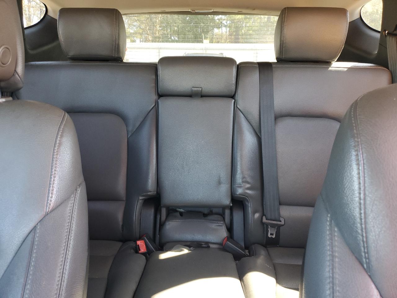 2013 Hyundai Santa Fe - Image 10
