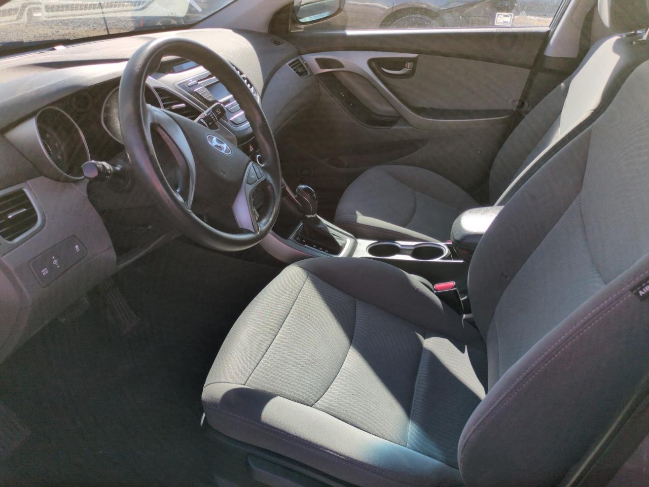 2015 Hyundai Elantra - Image 7