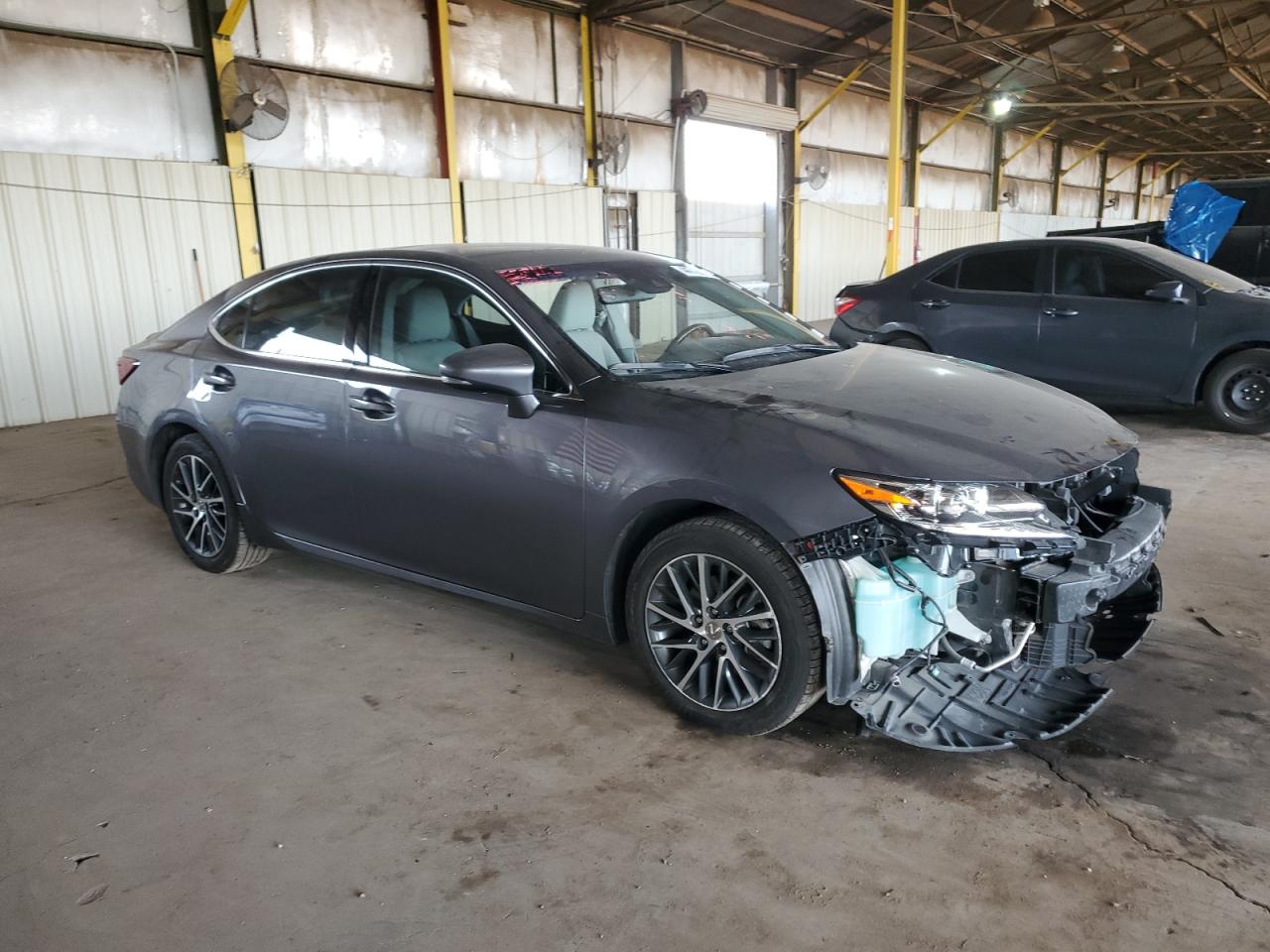 2016 Lexus ES - Image 4