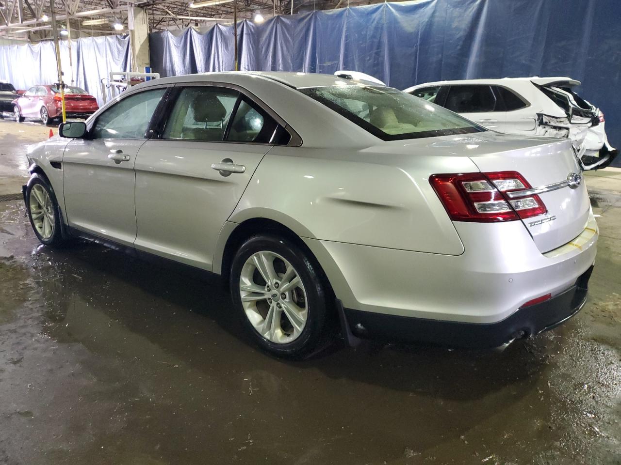 2015 Ford Taurus - Image 2