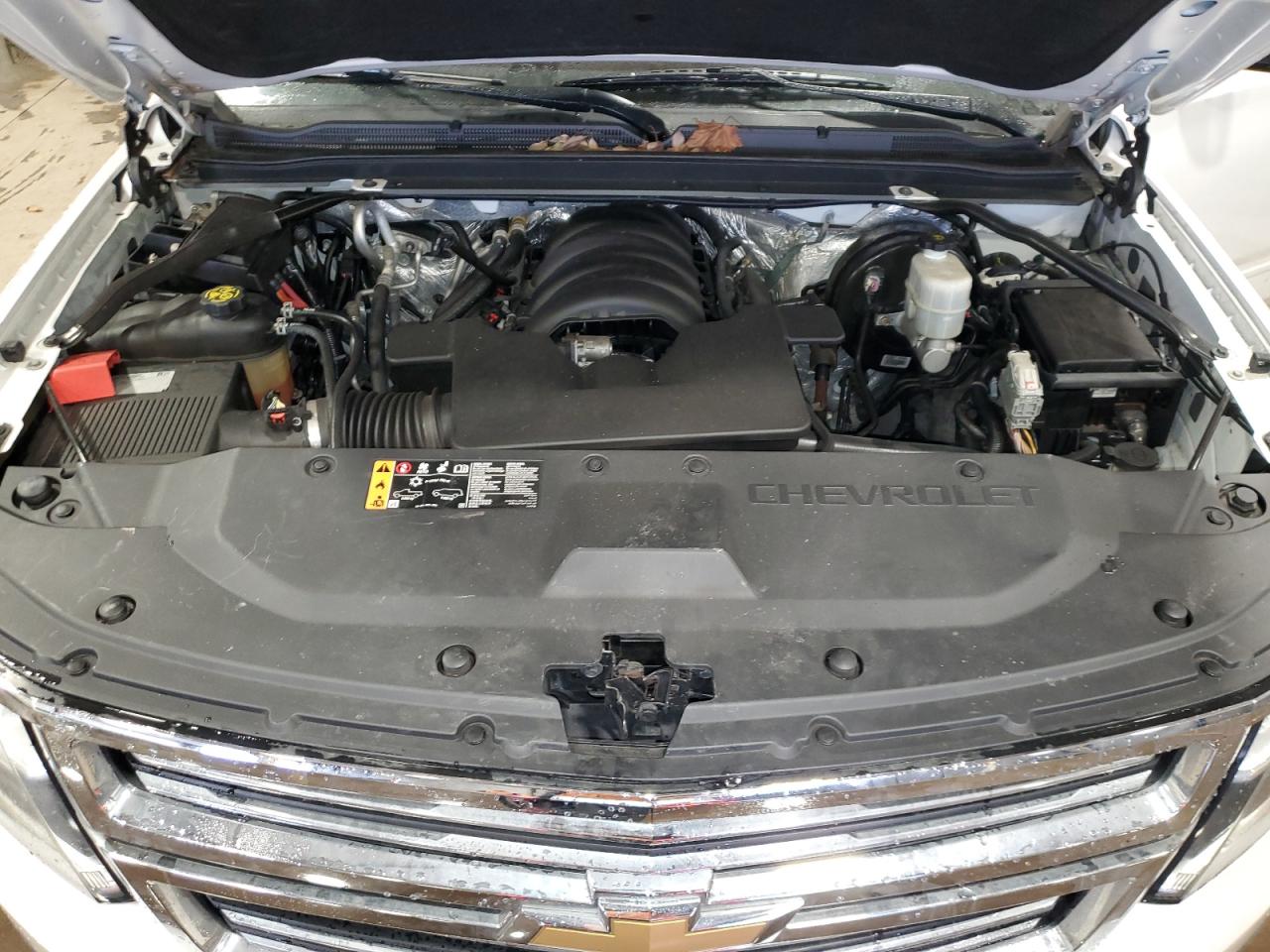 2017 Chevrolet Suburban - Image 12