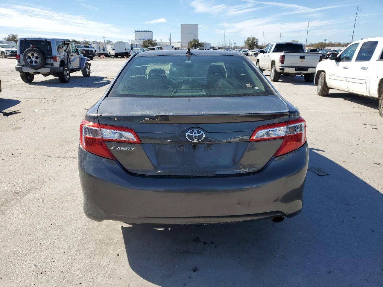 2014 Toyota Camry - Image 6