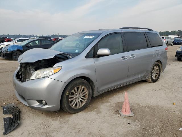 2013 Toyota Sienna Xle de vânzare în Houston, TX - Front End