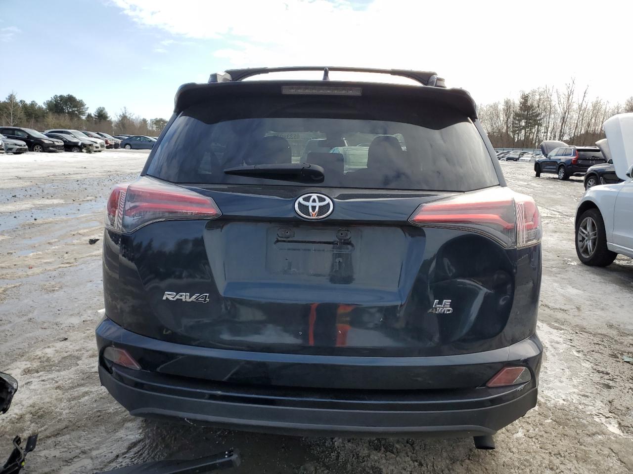 2017 Toyota RAV 4 - Image 6