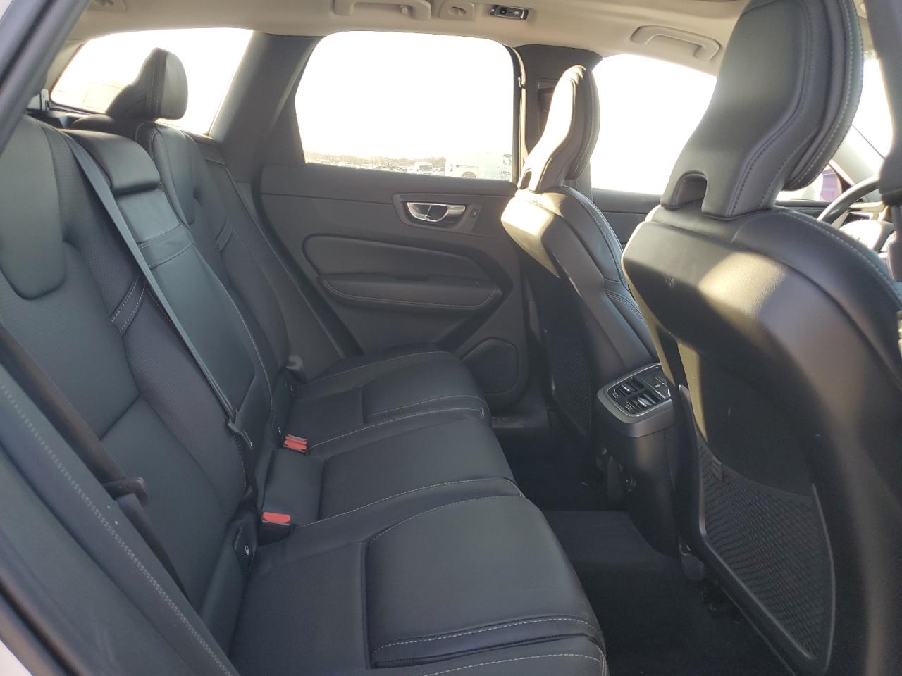 2021 Volvo XC60 - Image 11