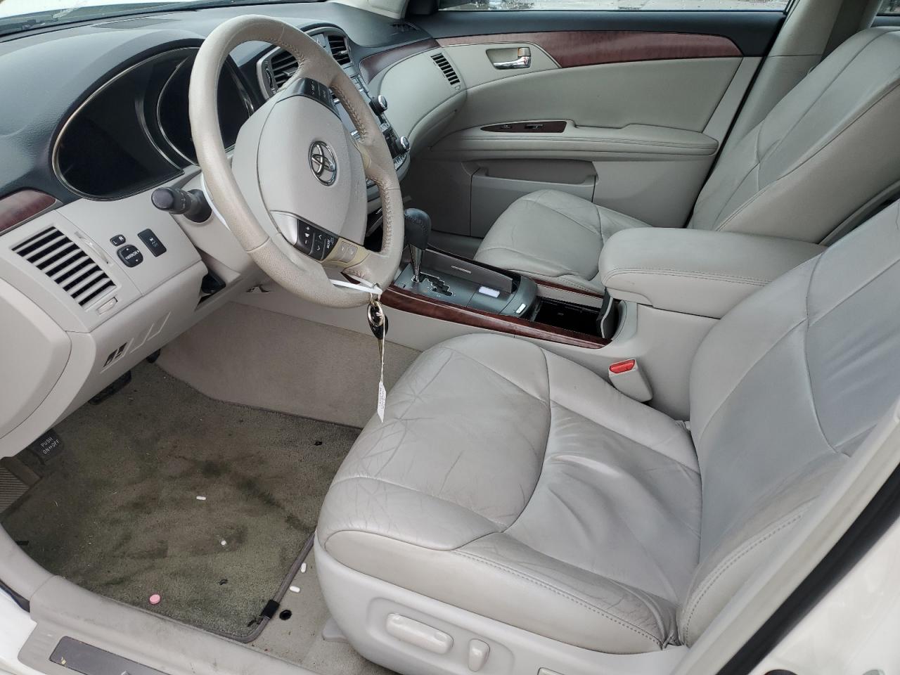 2012 Toyota Avalon - Image 7