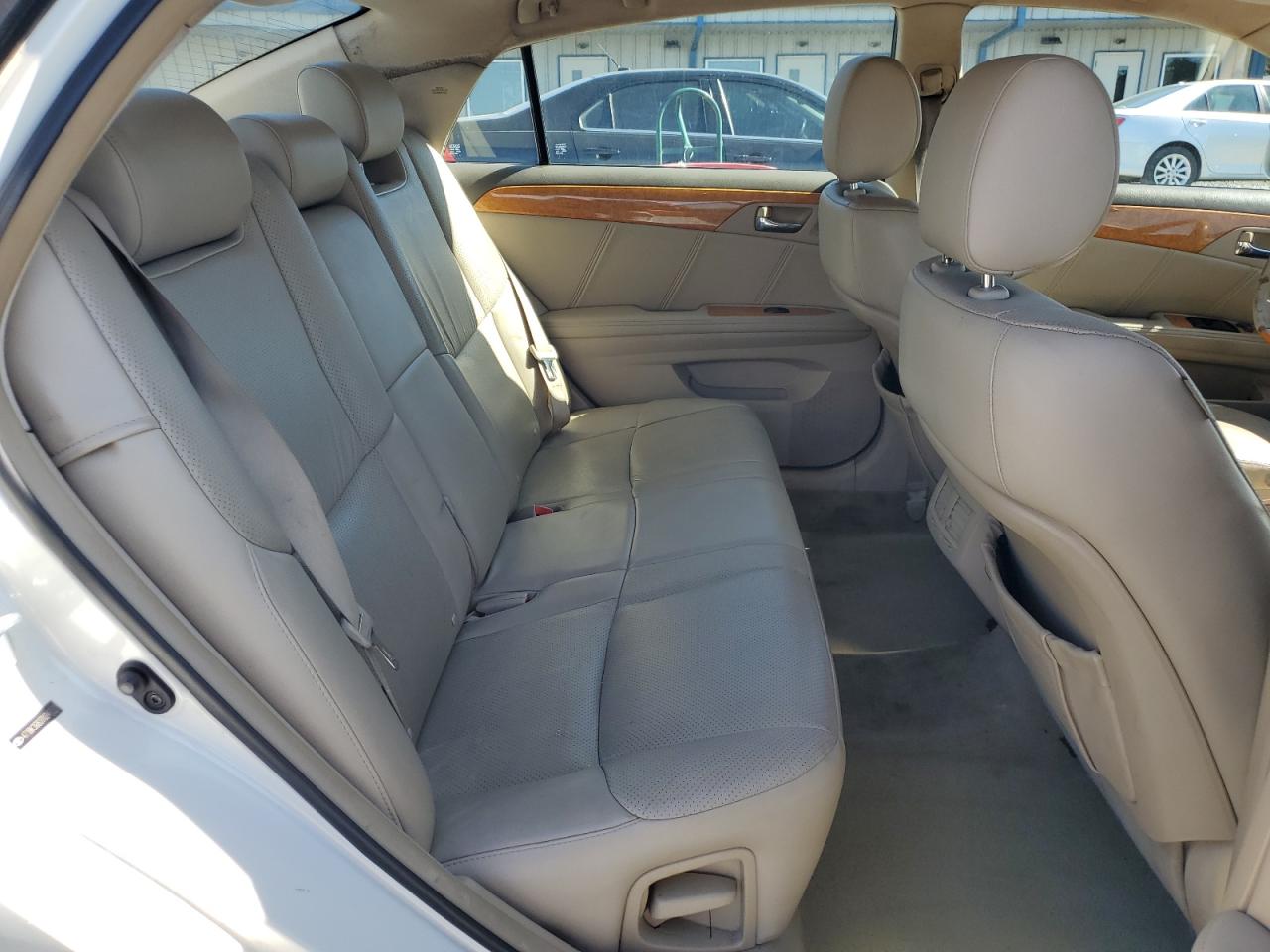 2007 Toyota Avalon - Image 10