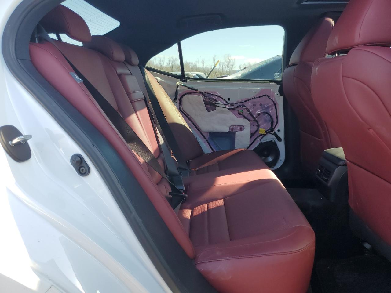 2019 Lexus IS - Image 10