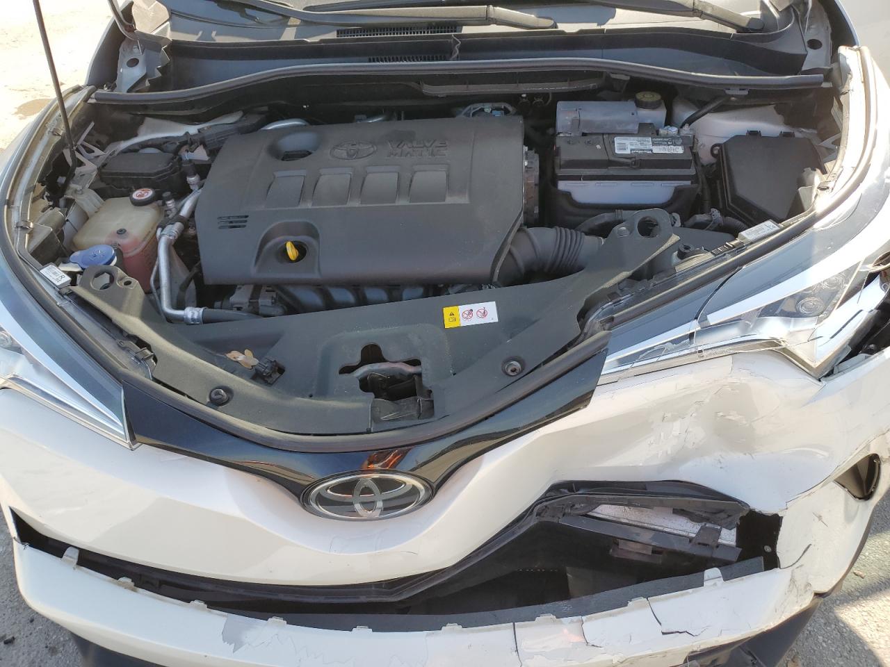 2018 Toyota C-HR - Image 12