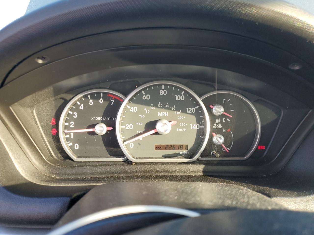 2005 Mitsubishi Galant - Image 9