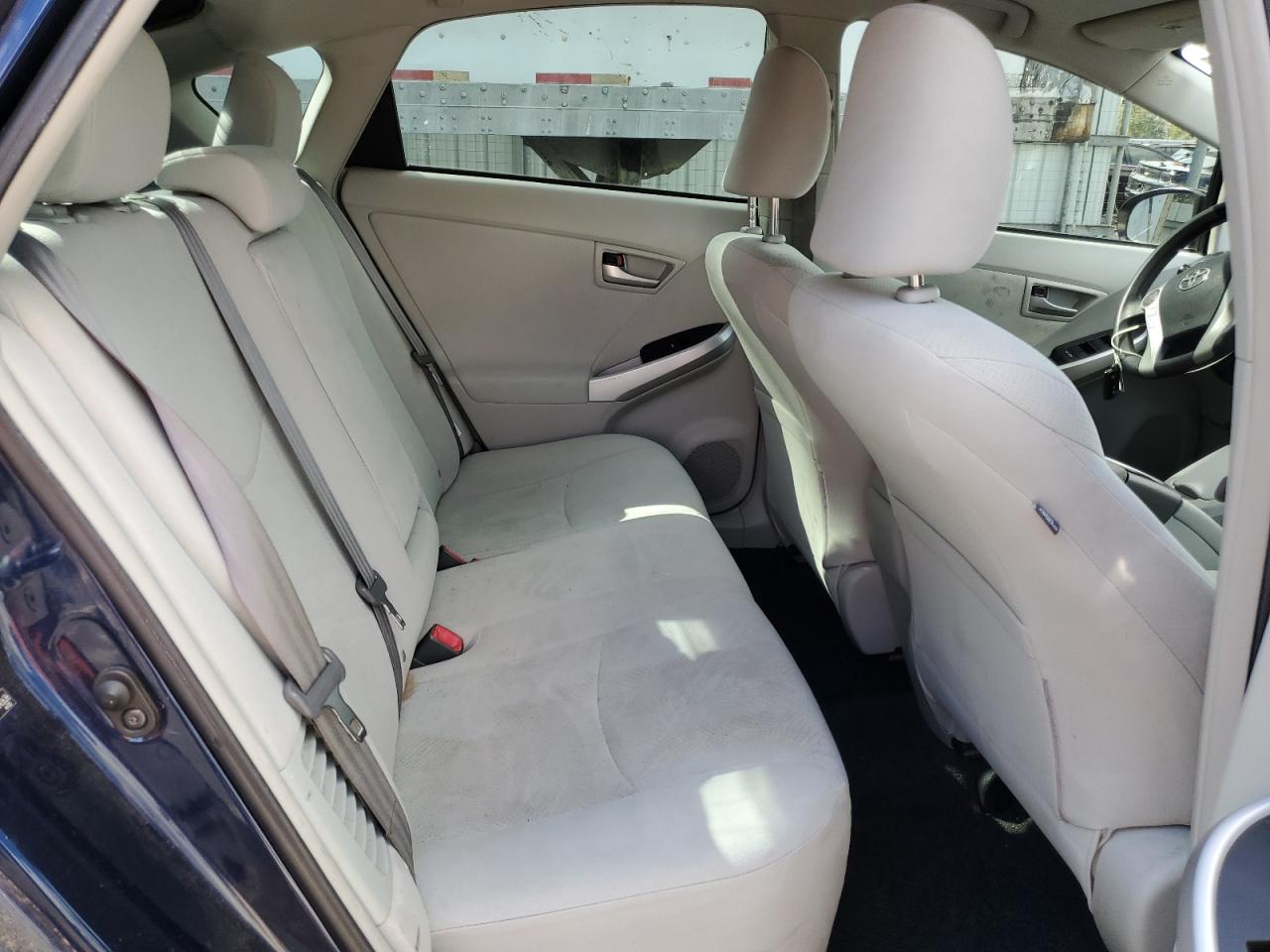 2012 Toyota Prius - Image 10