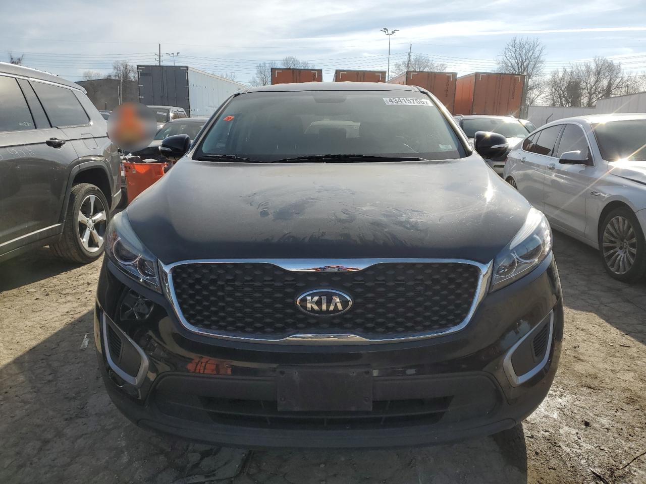 2017 Kia Sorento - Image 5